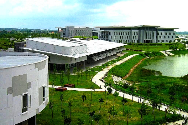 Campus thumbnail 1